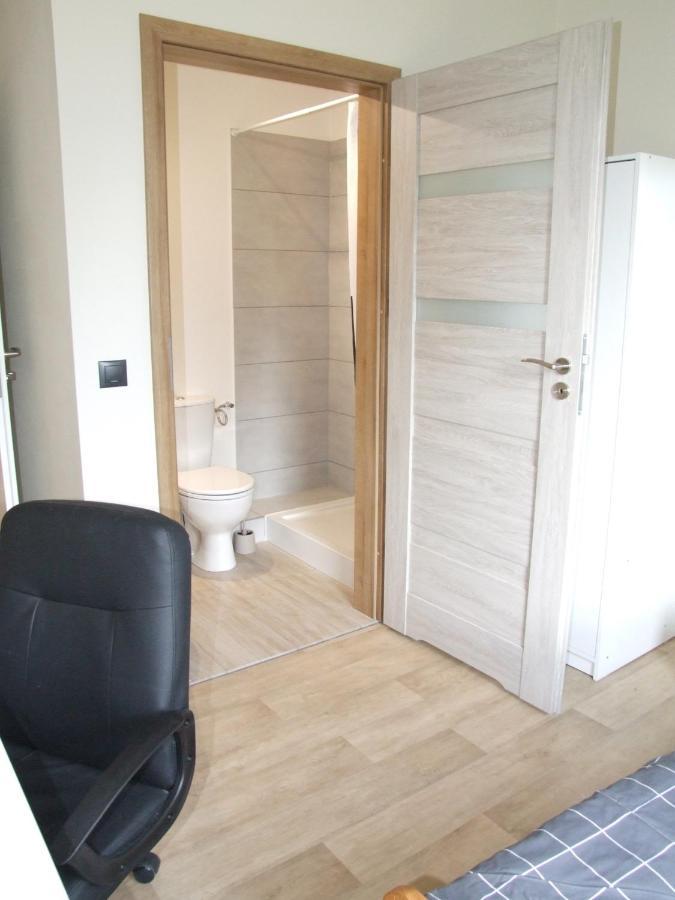 White Przy Wyspie Opatowickiej Homestay *