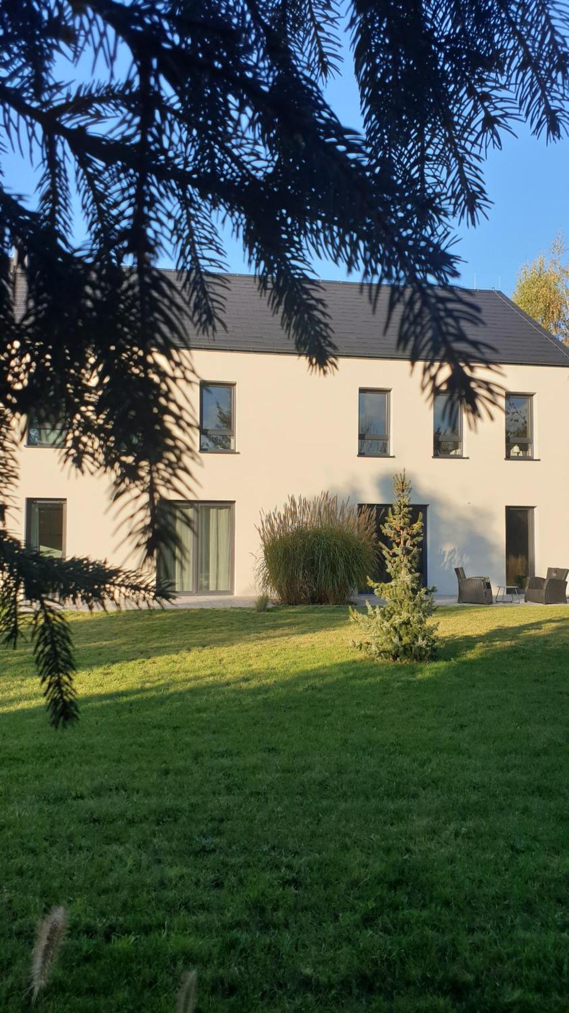 White Przy Wyspie Opatowickiej Homestay